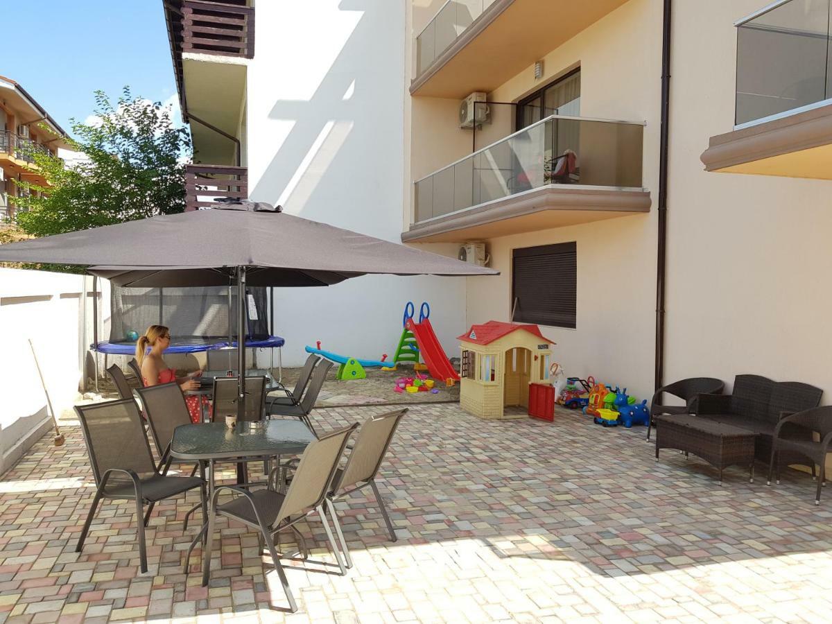 Bk Hotel Navodari Exterior photo